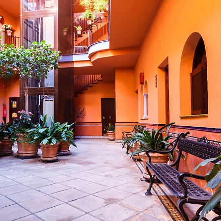 Patio De La Alameda-3