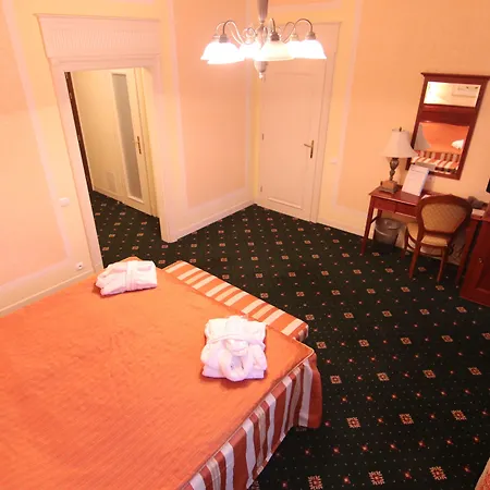 Humboldt Park Hotel & Spa-2