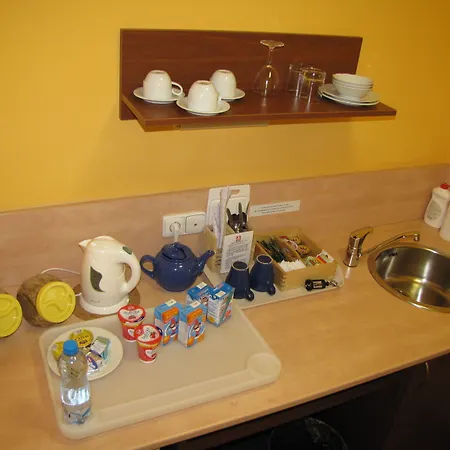 Aparthotel Austria Suites-3