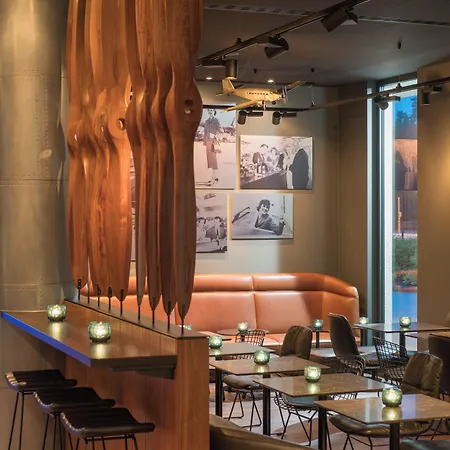 Motel One Hamburg-Airport-2
