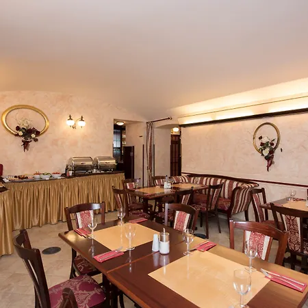 Alqush Downtown Hotel-2