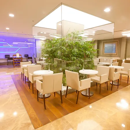 Ramada By Wyndham Istanbul Taksim-3