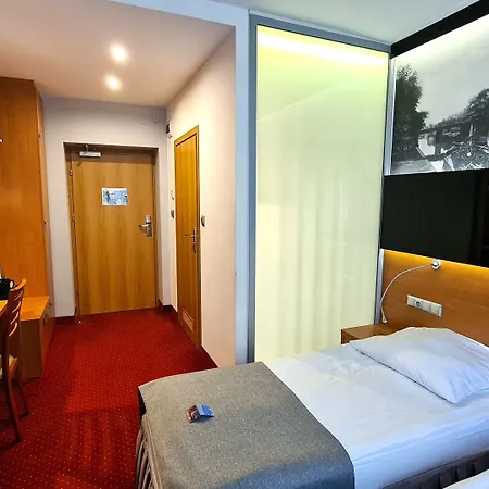 Hotel Malinowski Economy-3