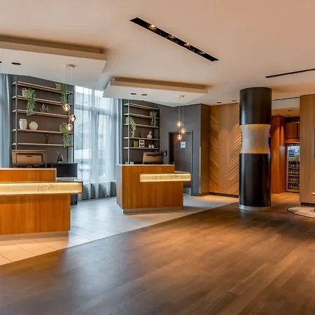 Courtyard By Marriott Cologne-3