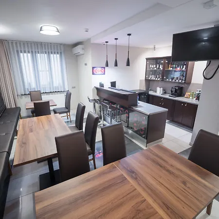 Hotel Miodowa-3