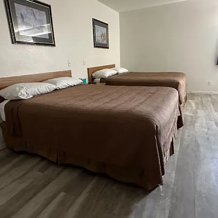 Jolly Roger Hotel-2