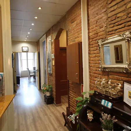 Hostal Orleans-2