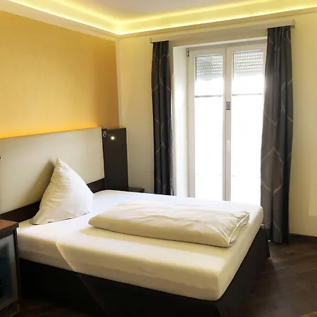Hotel Deutsche Eiche-2