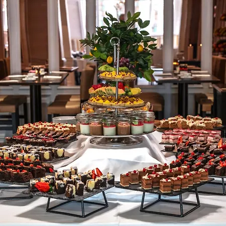 Thon Hotel Slottsparken-2