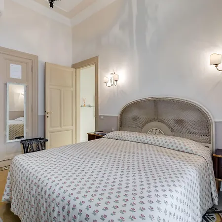 Rome Charming Suites-2