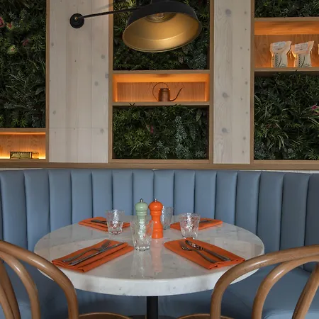 Lincoln Plaza Hotel London, Curio Collection By Hilton-2