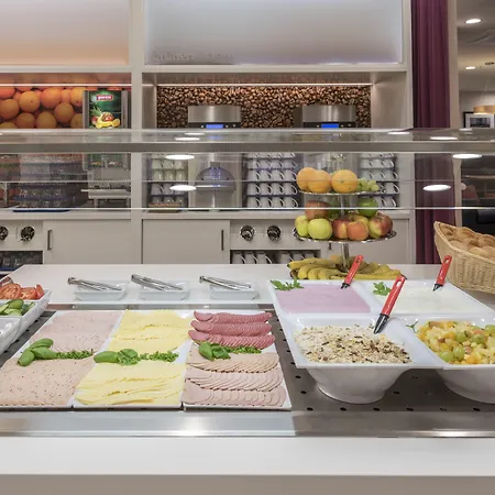 Hampton By Hilton Munich City West-3