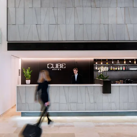 Hotel Cube Prague-3