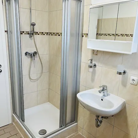 M&M Hotel - Wilhelmsburg-3