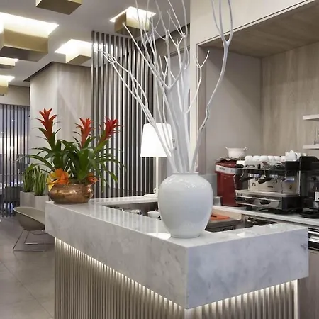 Hotel Gamma-2