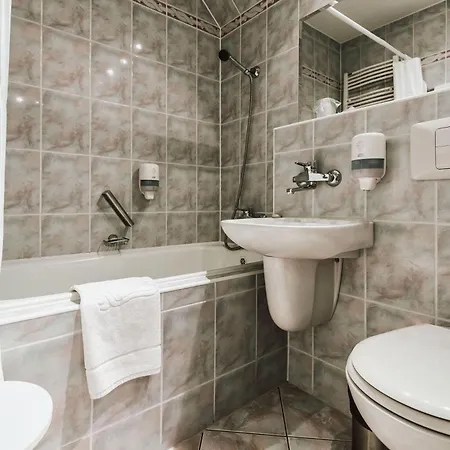 Hotel Gromada Pila-2