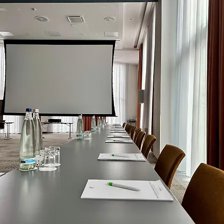 Holiday Inn - Hamburg - Hafencity By Ihg-2