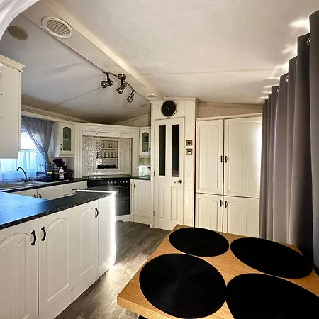 ZAJAZD ALBATROS Rzeszów POKOJE DOMKI APARTAMENTY SPA-2
