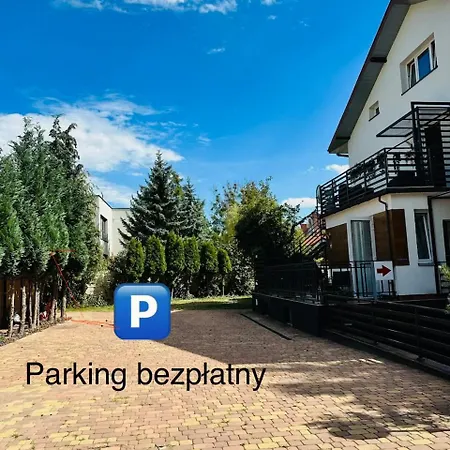 Apartamenty i pokoje z prywatną łazienką Willa Bielany-2