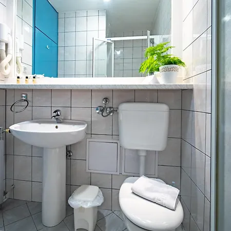 Hotel Issa-3