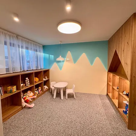 Cyrhla Apartamenty - Sauna, Playroom, Free Parking & Wifi-3