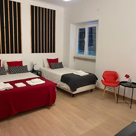 Alvalade II Airport Guest House-2