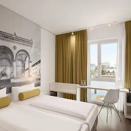 Super 8 By Wyndham Munich City North-2