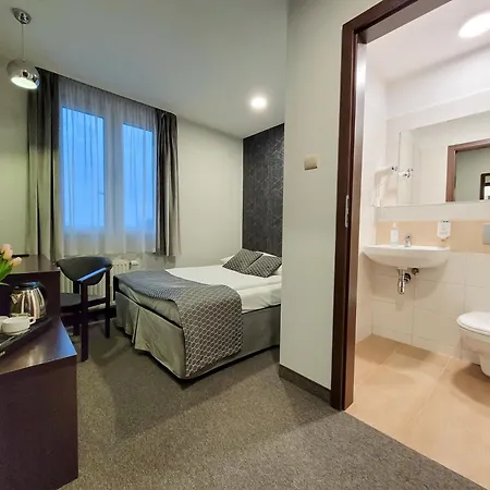 Hotel Fero Express POKOJE KLIMATYZOWANE AC-2