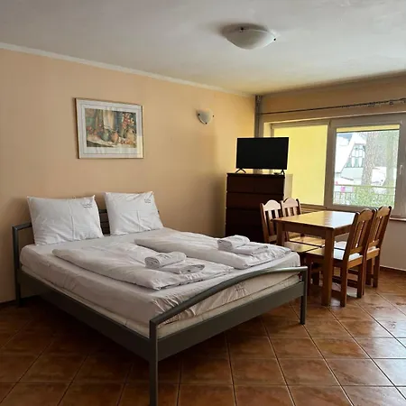 Przy Plaży pokoje&apartamenty-2
