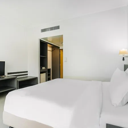 Pinnacle Lumpini Park Hotel-2