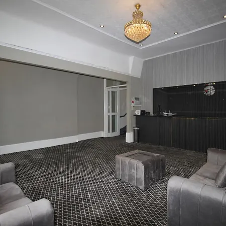 Hyde Park Court Hotel-2