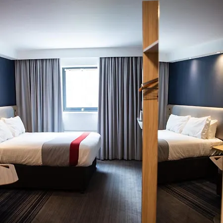 Holiday Inn Express Royal Docks By Ihg-2