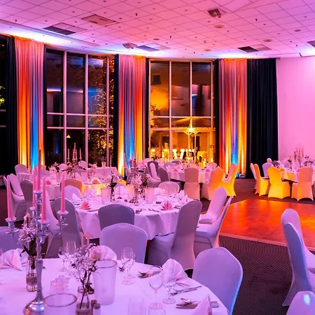 Wyndham Hannover Atrium-3