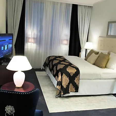 Mondrian Luxury Suites & Apartments Market Square IV-2