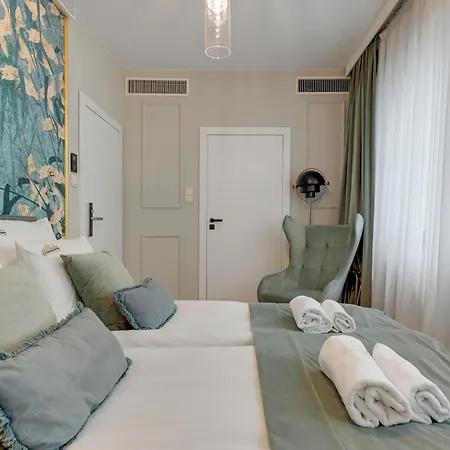 Deo Plaza Boutique Apartments By Downtown Apartments-2