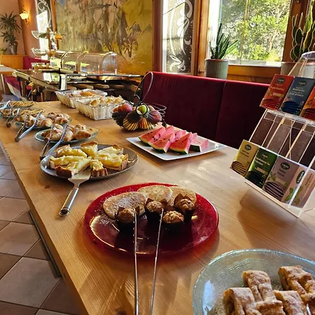 Hotel Duc De Rohan-3