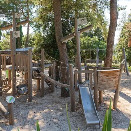 Porton Nature Hideouts-3
