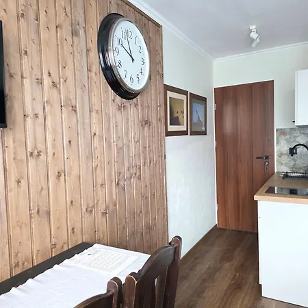 4 Strony Świata Pokoje i Apartamenty-3