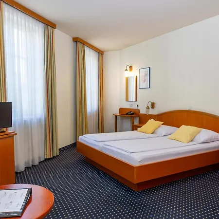 Suite Hotel 900M Zur Oper-3