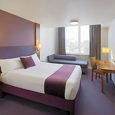 Premier Inn London Bank-2