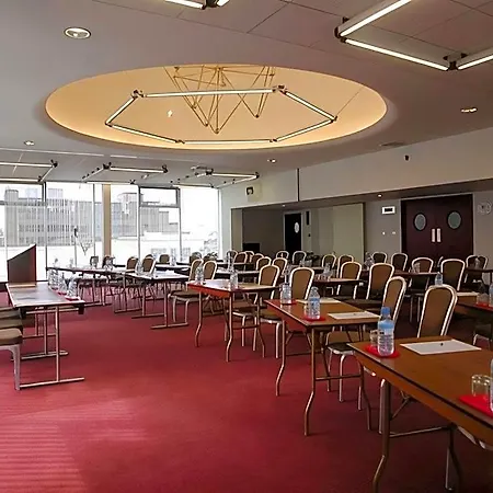 Premier Inn London Hammersmith-3