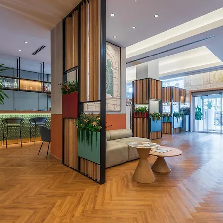 Hilton Garden Inn Rome Colosseum-3