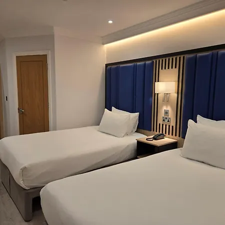 Spark By Hilton London Chiswick-2