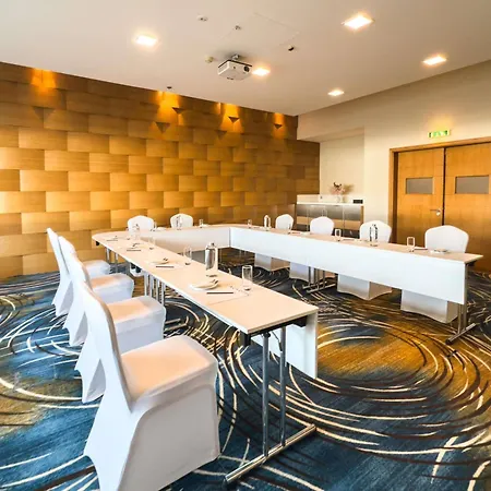Novotel Dubai Al Barsha-2