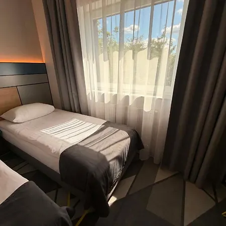 Air Hotel-2