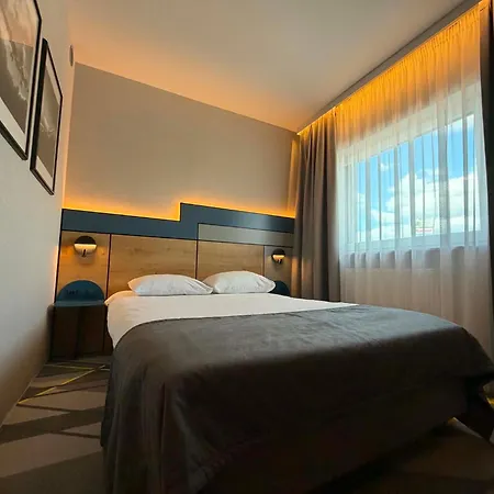 Air Hotel-3