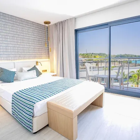 Mira Meridia Beach Hotel-3