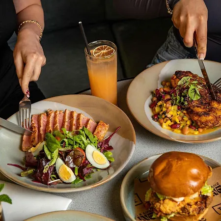 Tribe London Canary Wharf-3