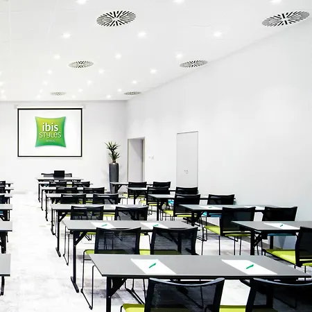 Ibis Styles Budapest Center-2