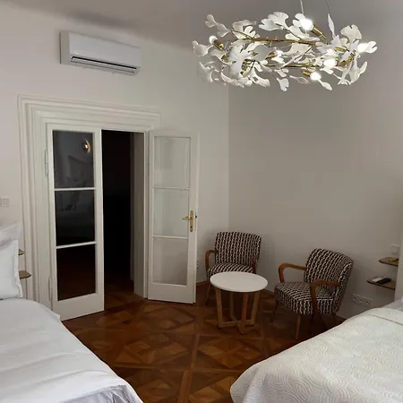 Grand Hotel Praha-3